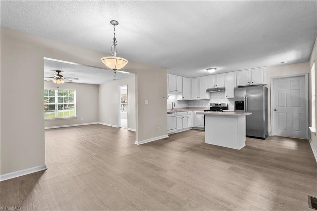 311 Ridgeland Drive High Point, NC 27262 - Photo 9 of 42 Dining/kitchen
