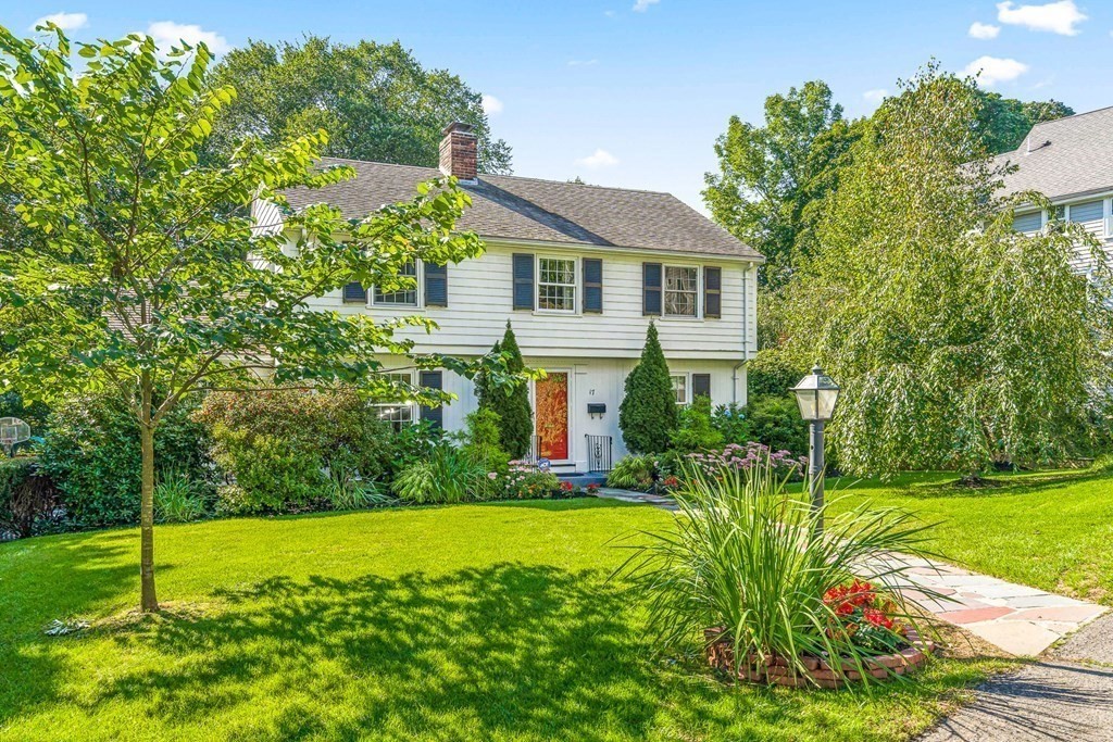 17 Putney Road Wellesley, MA 02481 - Photo 2 of 35