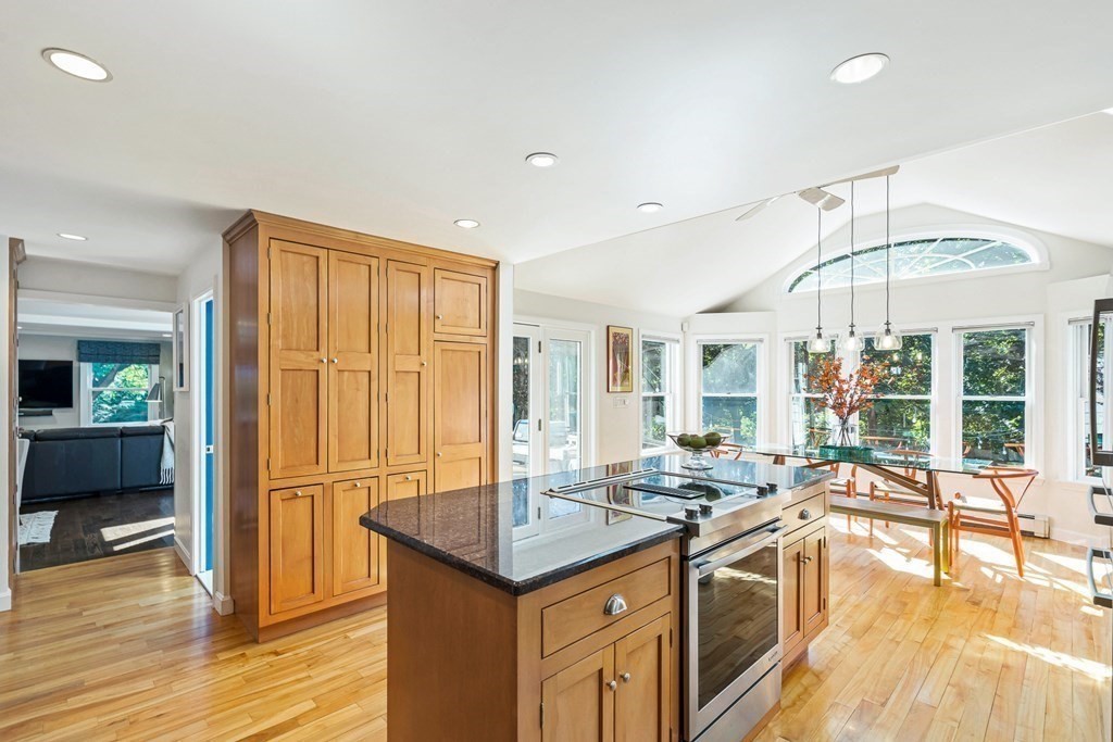 17 Putney Road Wellesley, MA 02481 - Photo 7 of 35