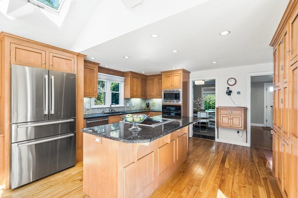 17 Putney Road Wellesley, MA 02481 - Photo 8 of 35
