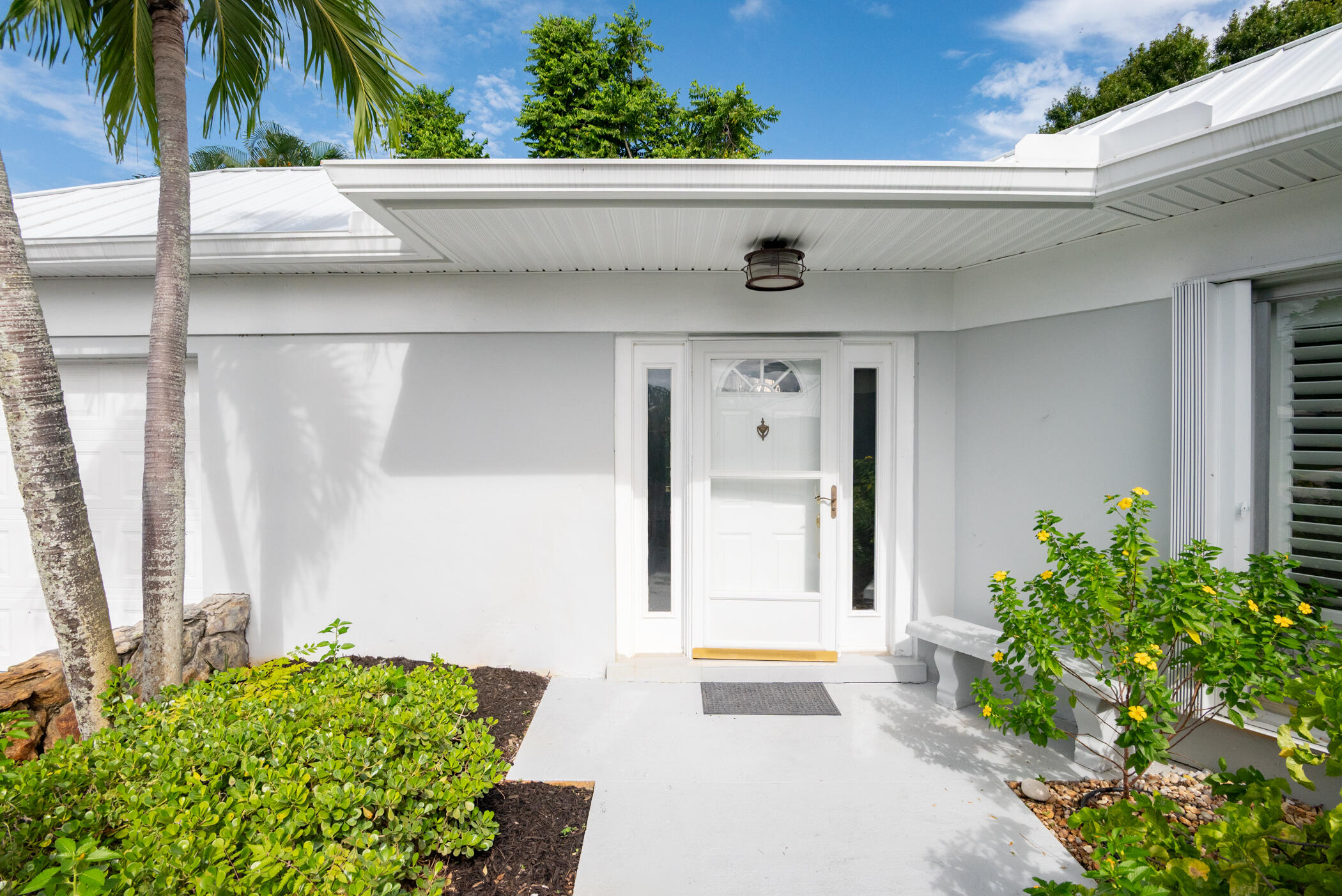 3441 Southeast Court Drive Stuart, FL 34997 - Photo 5 of 46 a view of entryway