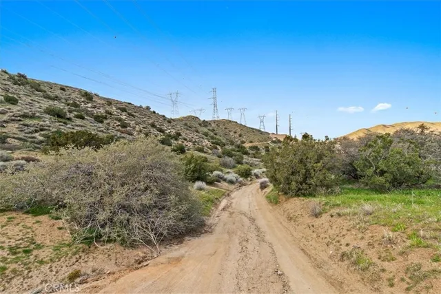 $275,000 | 32301 Angeles Forest Highway, Palmdale, CA 93550