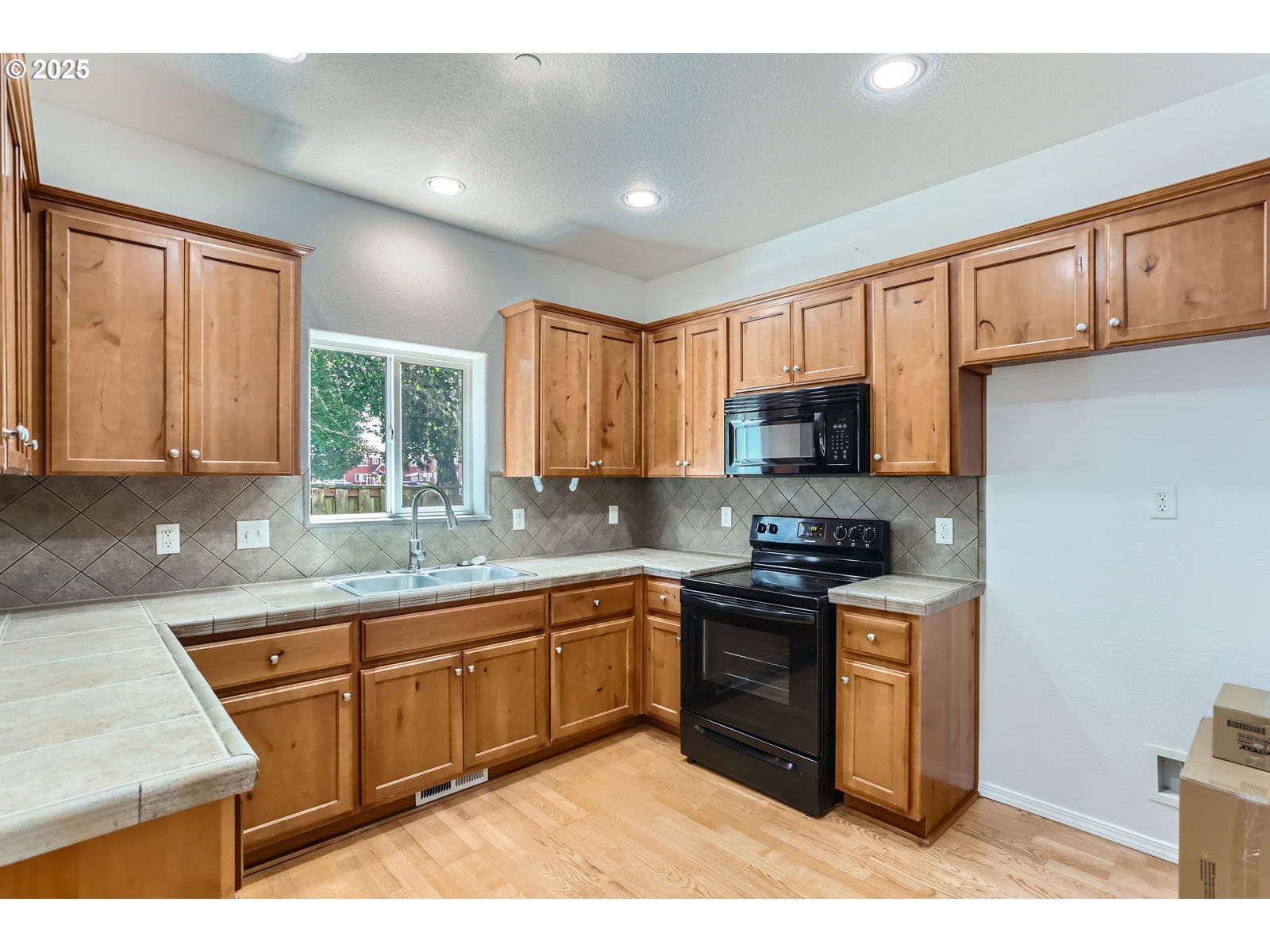 2482 25th Avenue Forest Grove, OR 97116 - Photo 4 of 11