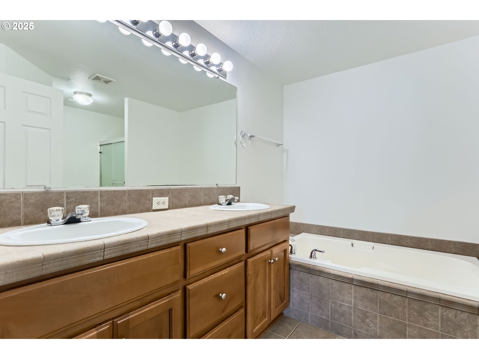 2482 25th Avenue Forest Grove, OR 97116 - Photo 7 of 11