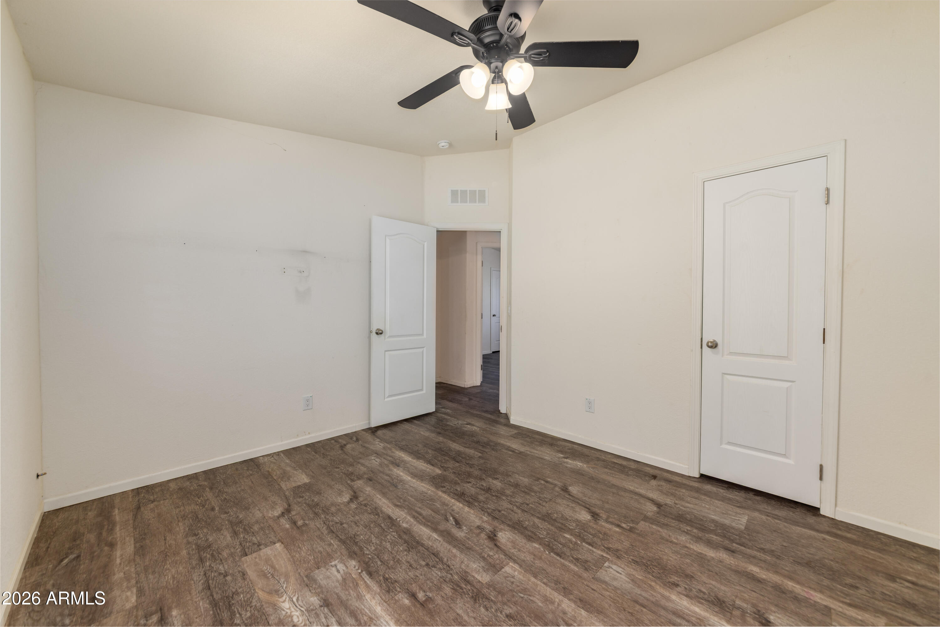 5641 East Garland Prairie Road Williams, AZ 86046 - Photo 10 of 22 Guest Room