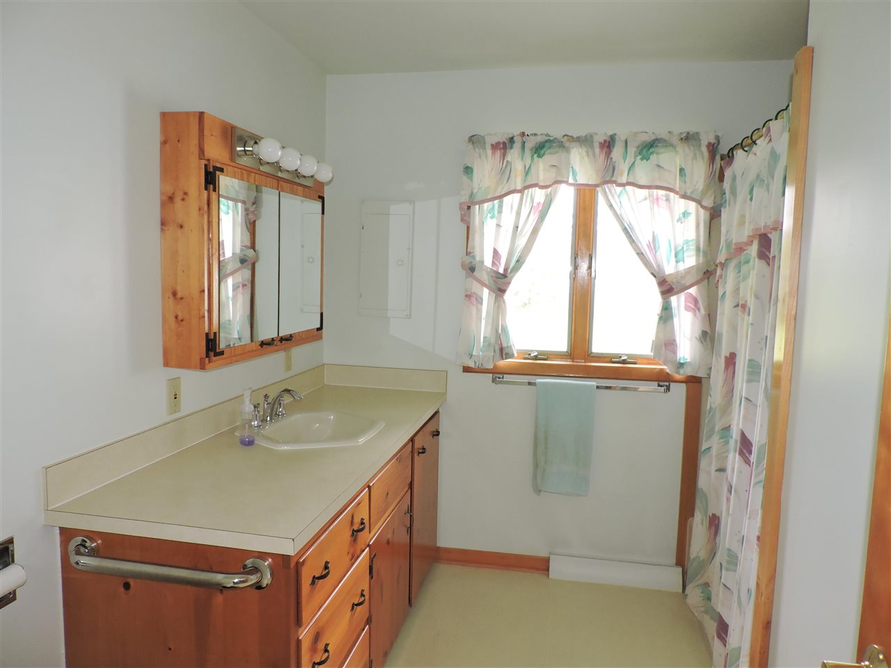 1939 East Pinconning Road Pinconning, MI 48650 - Photo 20 of 31