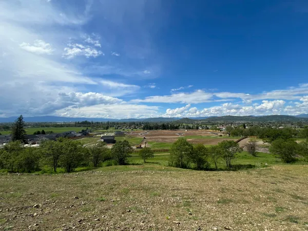 $205,000 | 455 Pinnacle Ridge, Unit 76, Eagle Point, OR 97524