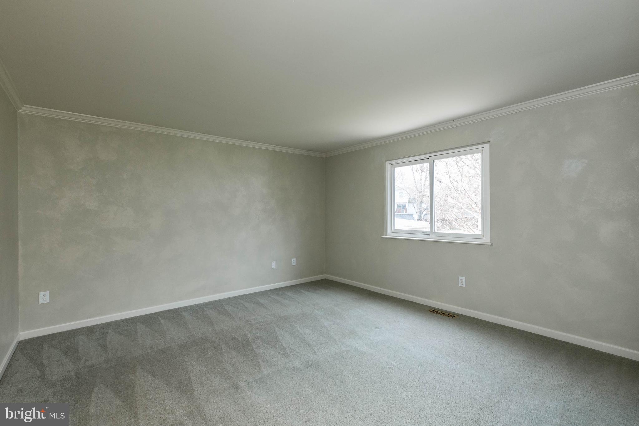 105 Applecreek Road Frederick, MD 21702 - Photo 17 of 45 Large Master Bedroom