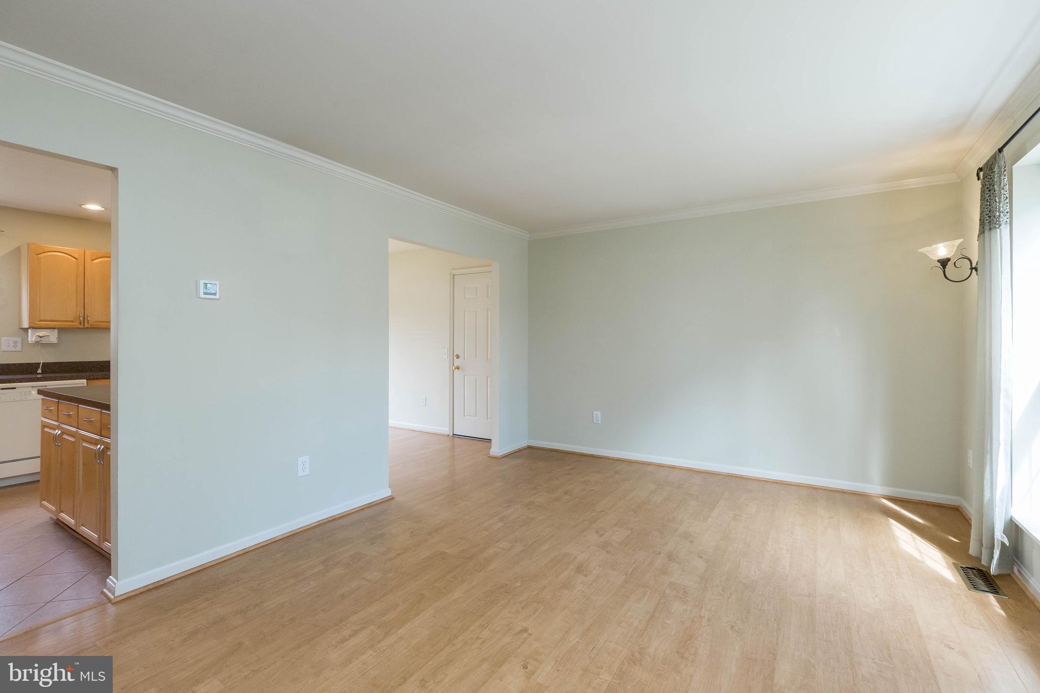 105 Applecreek Road Frederick, MD 21702 - Photo 6 of 45 Living Room