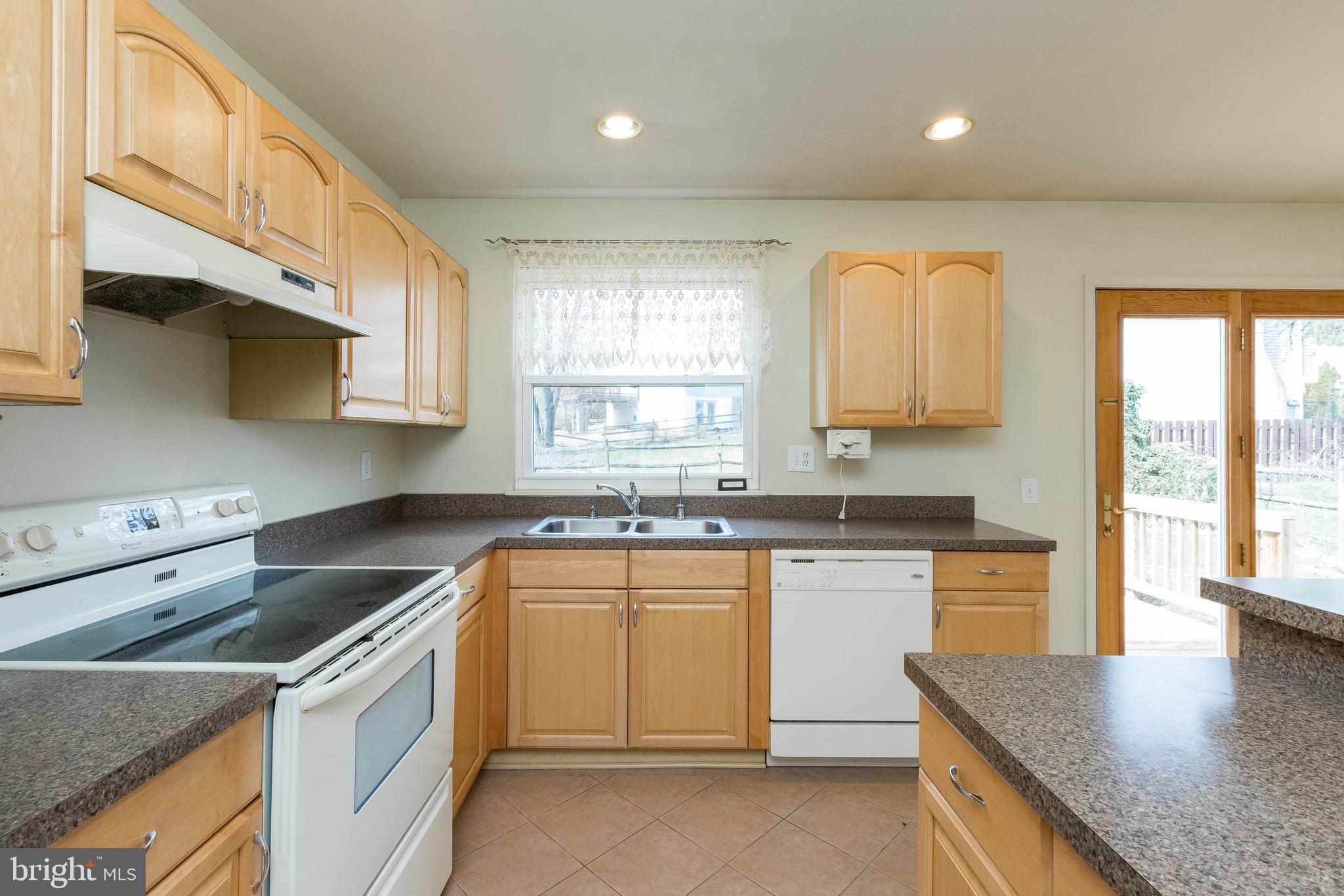 105 Applecreek Road Frederick, MD 21702 - Photo 9 of 45 Kitchen