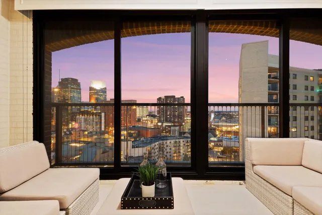 $500,000 | 1201 Yale Place, Unit 1608, Minneapolis, MN 55403
