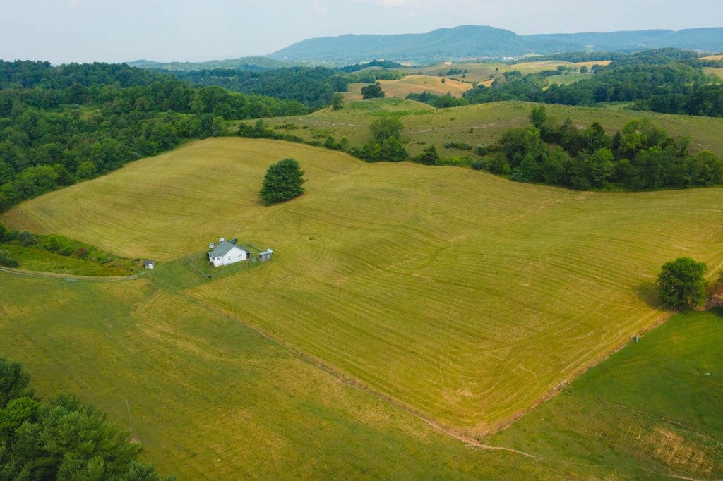595 Stillwell Road Draper, VA 24324 - Photo 9 of 39 Gallery Image 9
