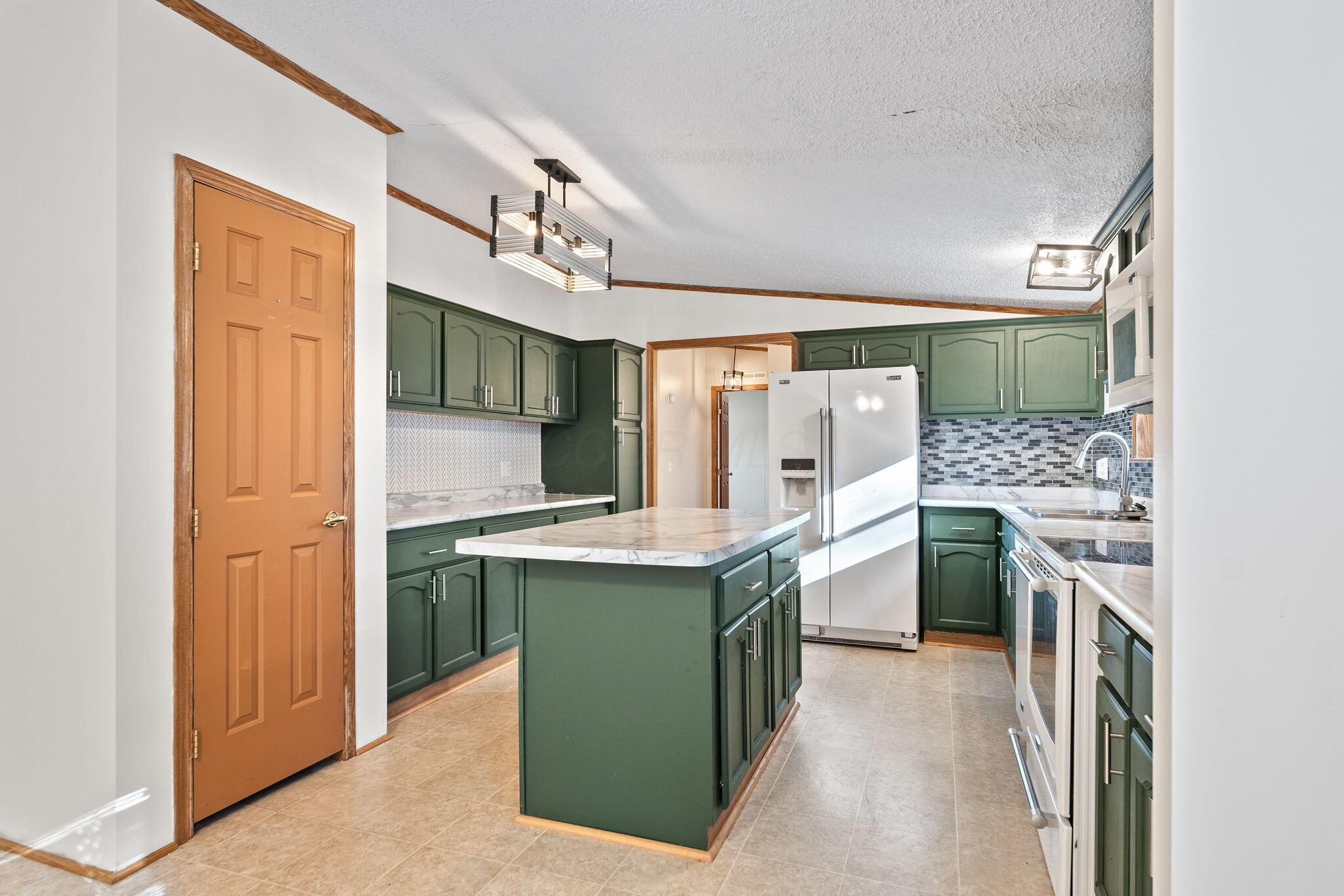 320 Hough Road Chillicothe, OH 45601 - Photo 11 of 37 3-web-or-mls-A7408537