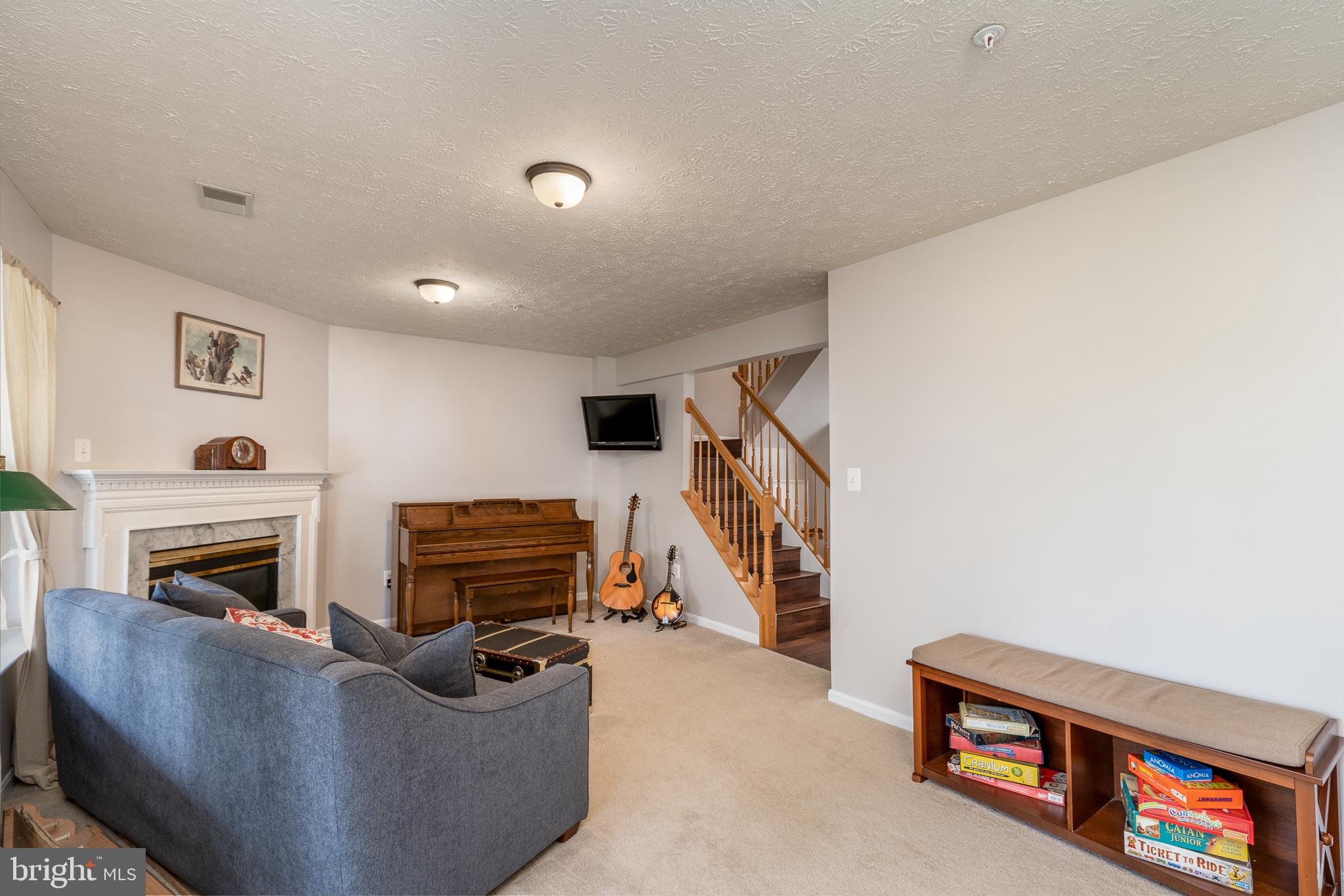 8707 Riverscape Court Odenton, MD 21113 - Photo 13 of 39 Level 1: Family Room