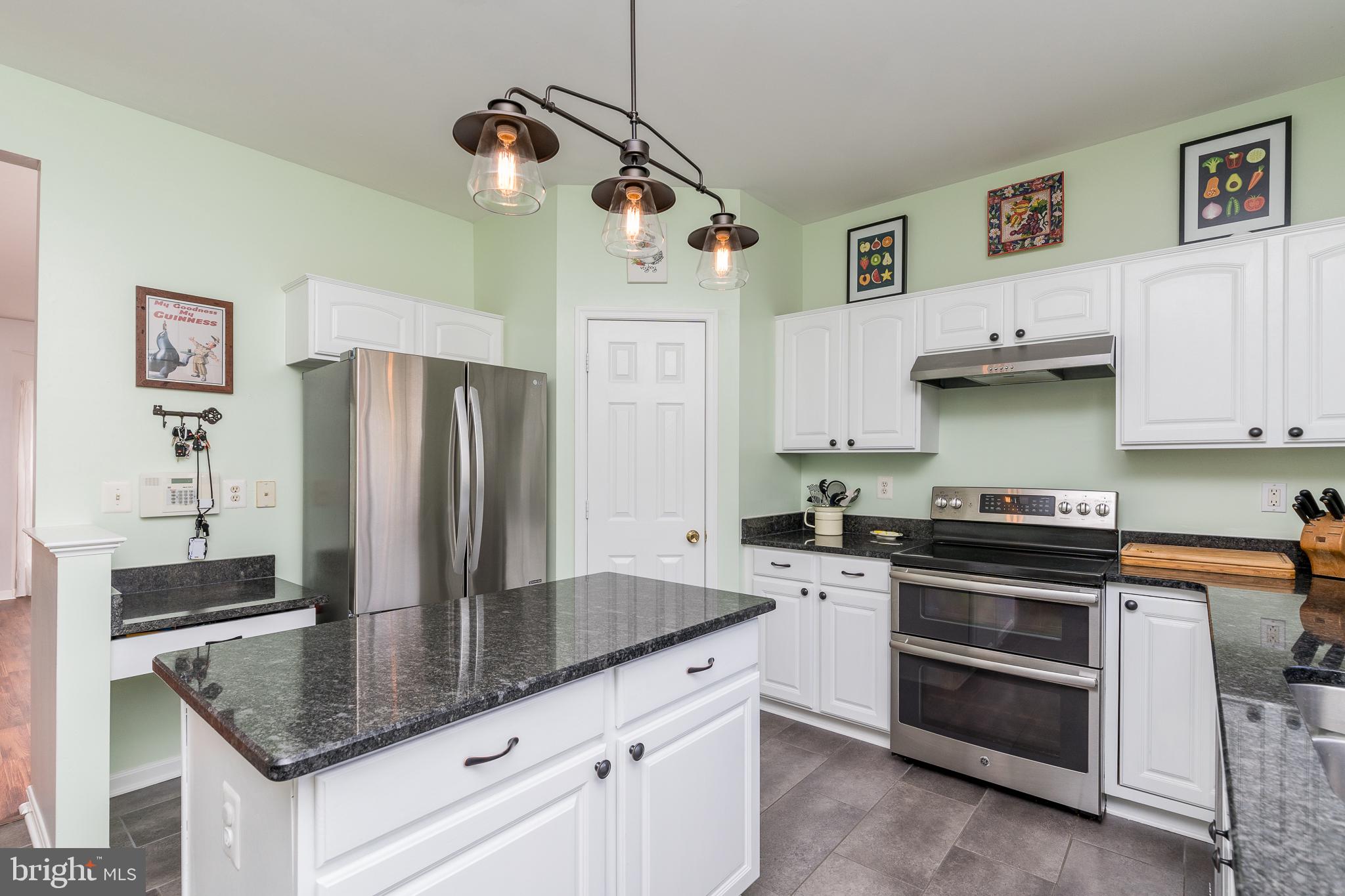 8707 Riverscape Court Odenton, MD 21113 - Photo 6 of 39 Kitchen (alt view)