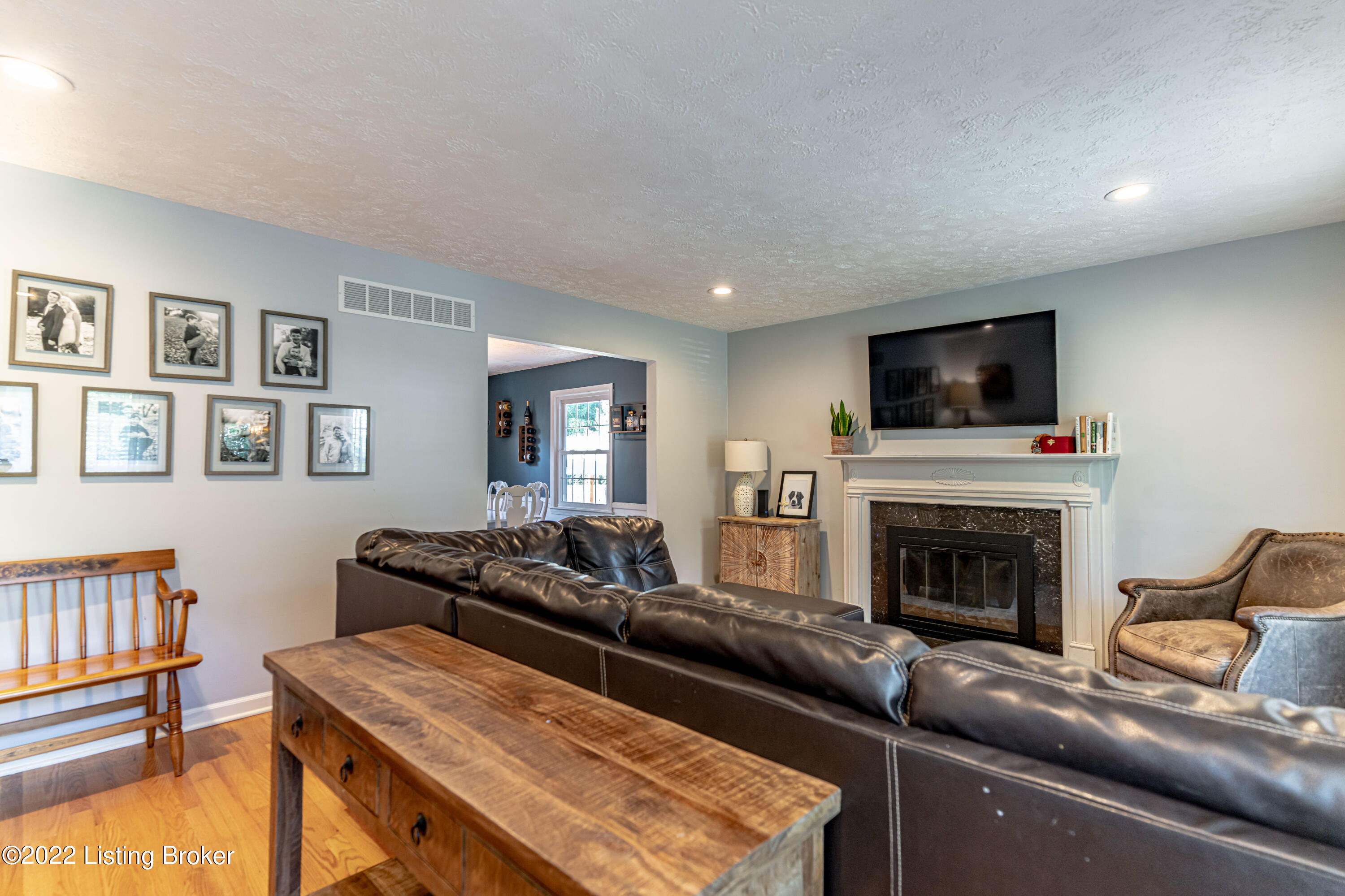 7404 Moredale Road Louisville, KY 40222 - Photo 9 of 64 DSC01348