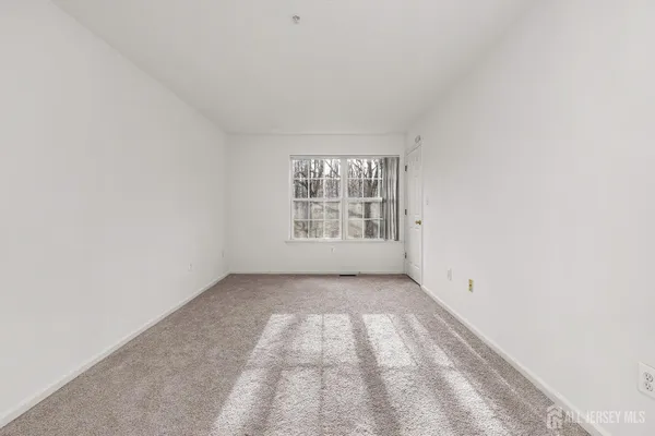 $2,650 | 107 Prestwick Way, Edison, NJ 08820