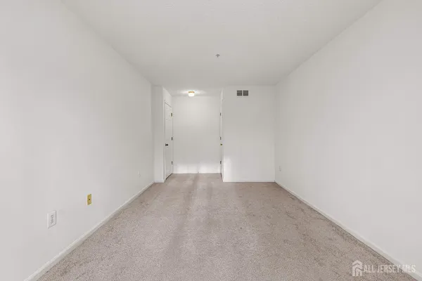 $2,650 | 107 Prestwick Way, Edison, NJ 08820