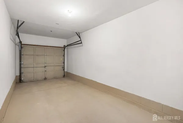 $2,650 | 107 Prestwick Way, Edison, NJ 08820