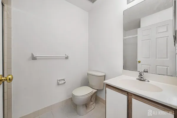 $2,650 | 107 Prestwick Way, Edison, NJ 08820