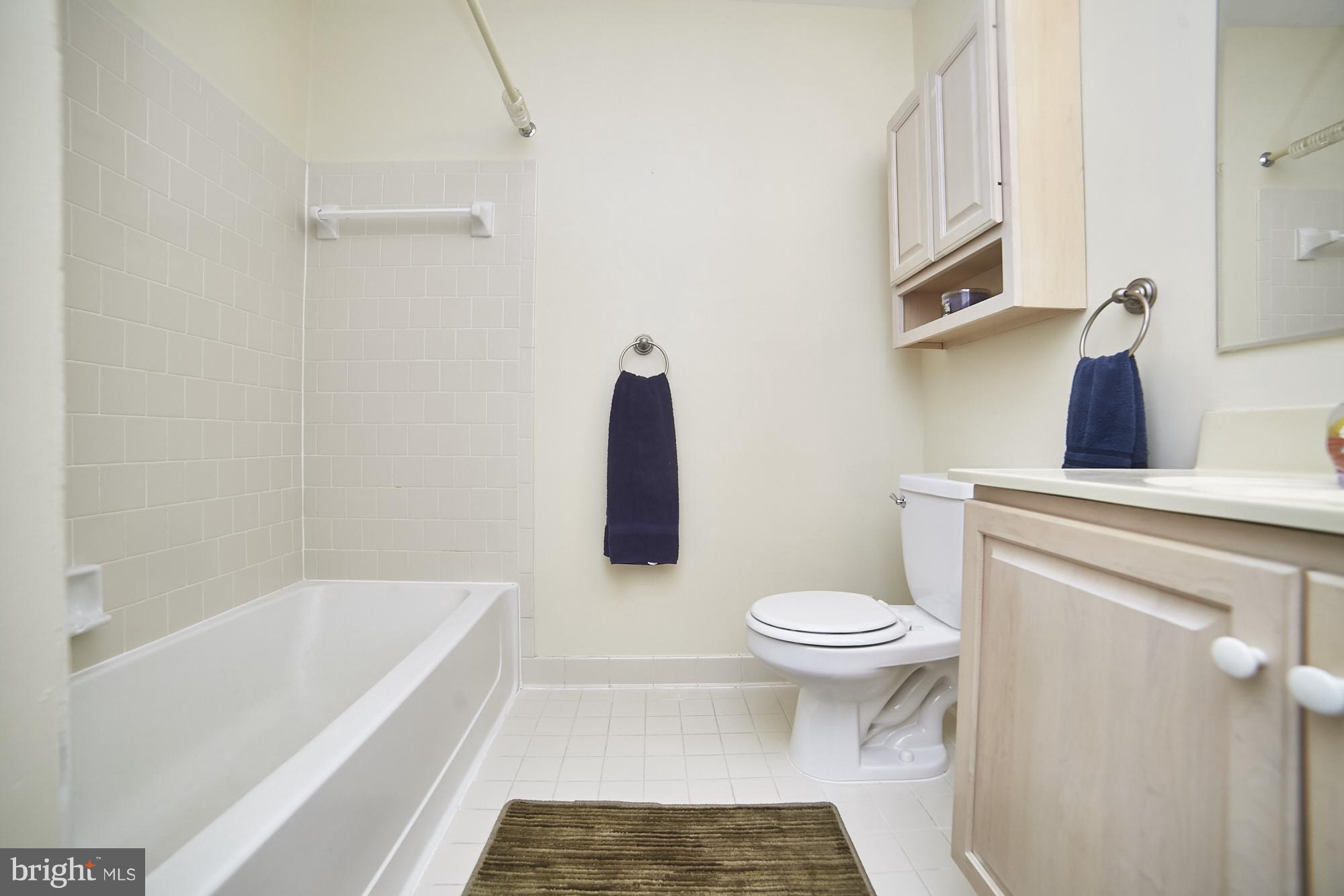 3960 Forest Valley Road Baltimore, MD 21234 - Photo 20 of 29 Bath