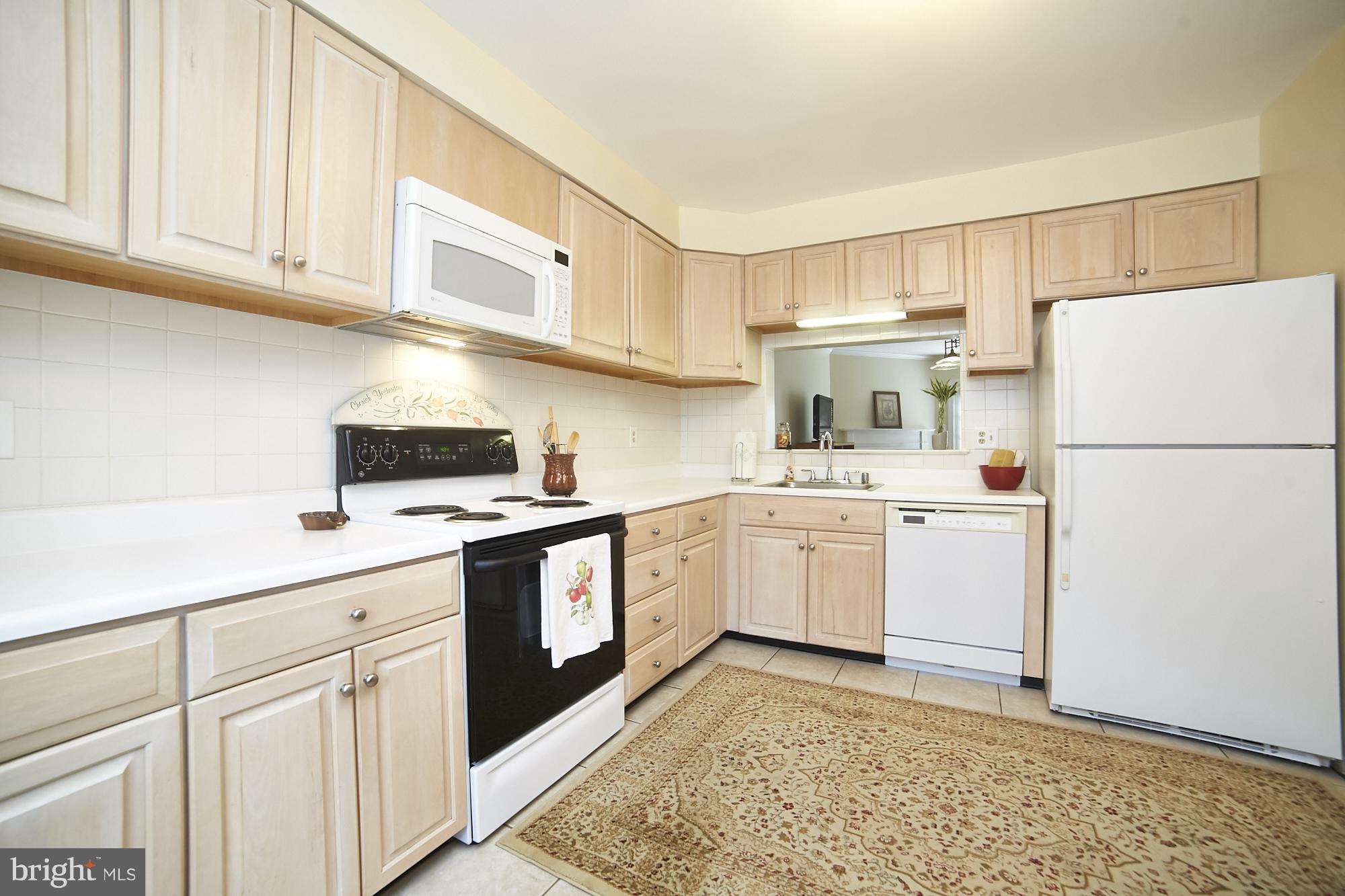 3960 Forest Valley Road Baltimore, MD 21234 - Photo 3 of 29 Kitchen