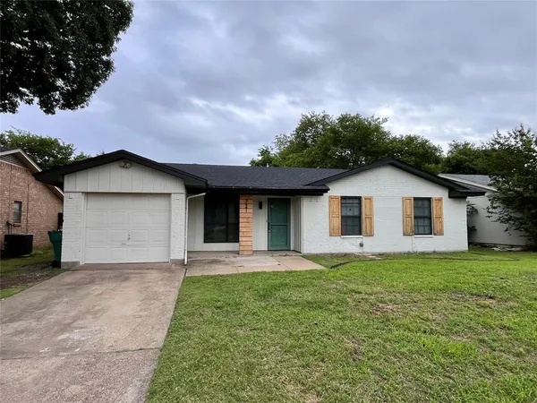 $2,000 | 721 Lisa Lane, Cedar Hill, TX 75104