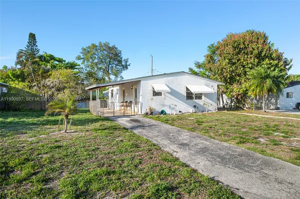 $300,000 | 6115 Southwest 2nd Street, Margate, FL 33068