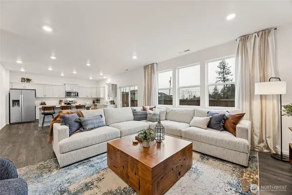 $689,995 | 1468 Pecheos Avenue, Unit 38, Buckley, WA 98321