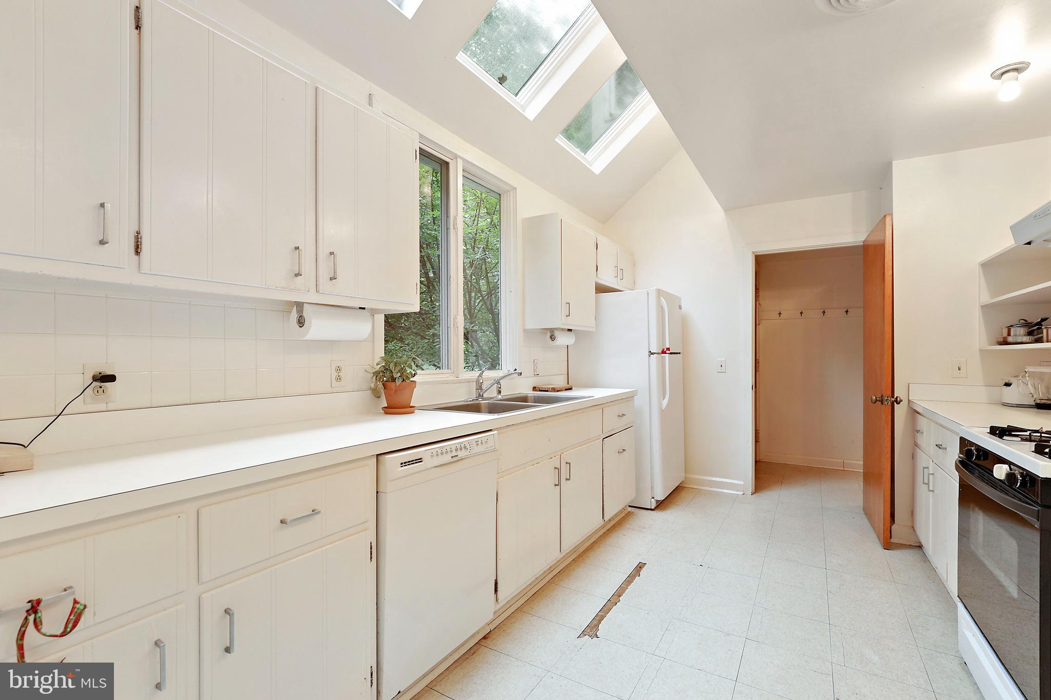 319 Golf Course Road Owings Mills, MD 21117 - Photo 17 of 45