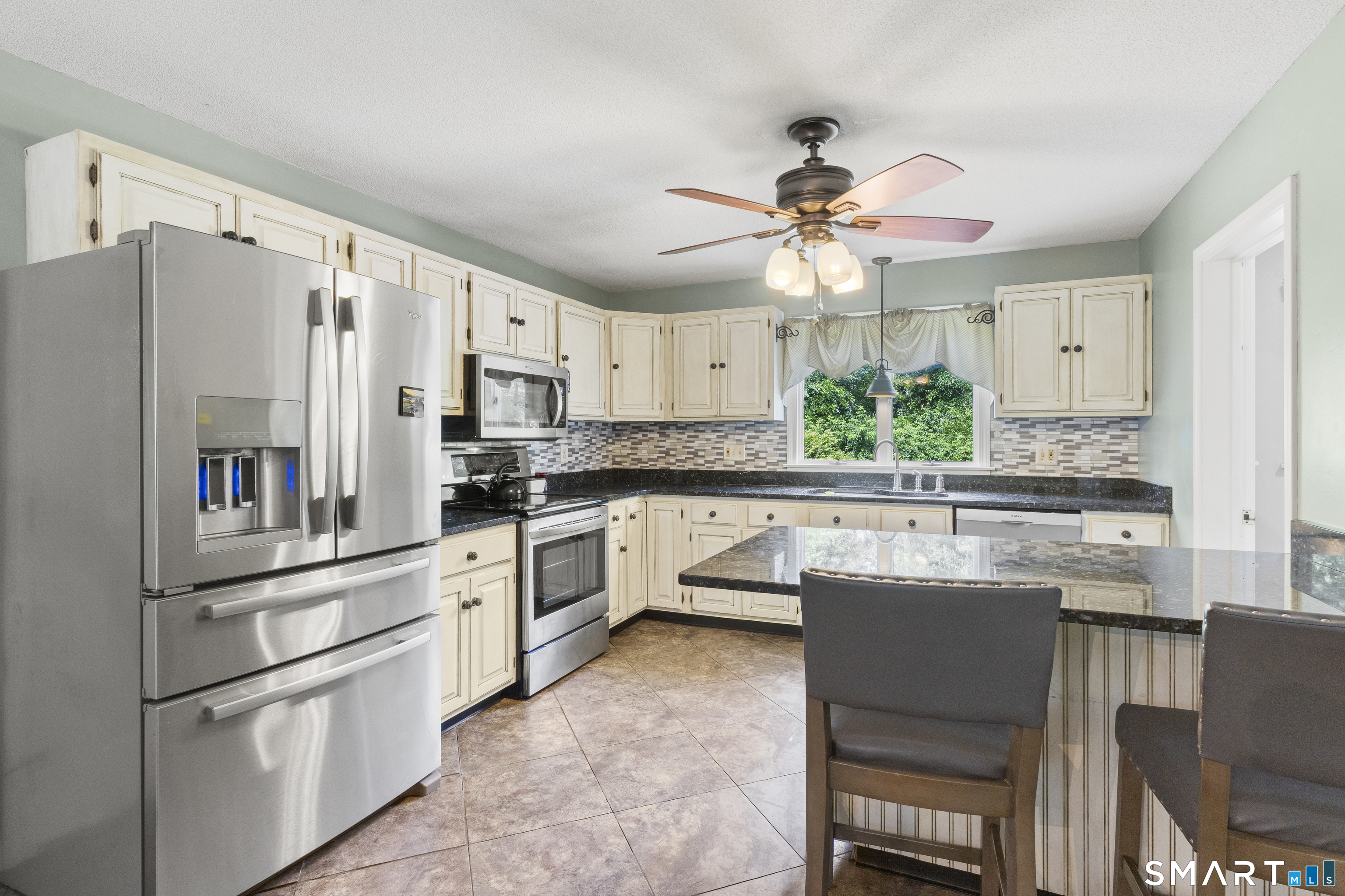182 Stawicki Road Thompson, CT 06255 - Photo 3 of 34