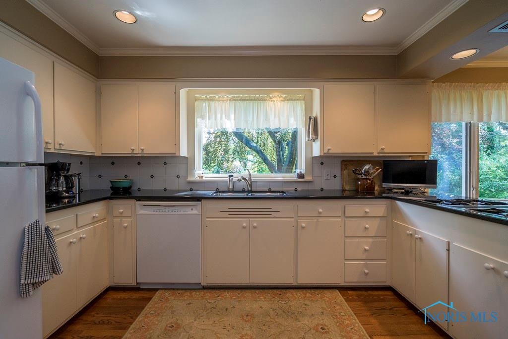 2534 Edgehill Road Toledo, OH 43615 - Photo 18 of 32 Gallery Image 18