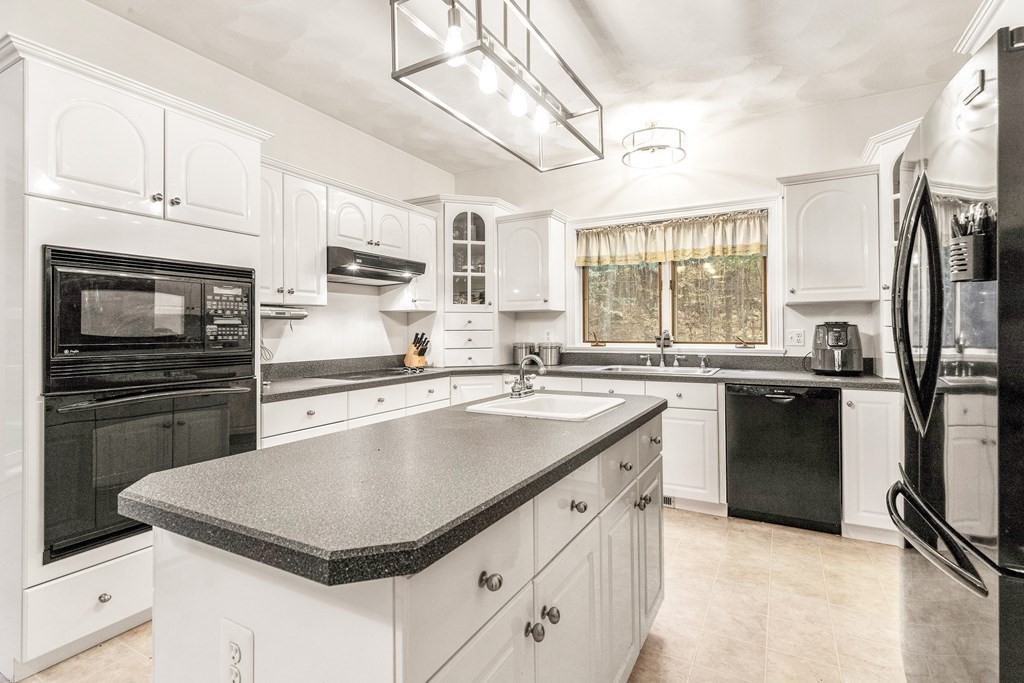 77 R Tenney Road Westford, MA 01886 - Photo 2 of 35 Gallery Image 2
