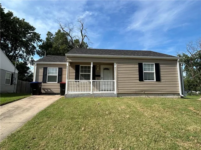 $199,900 | 323 Hamilton Street, Warrensburg, MO 64093