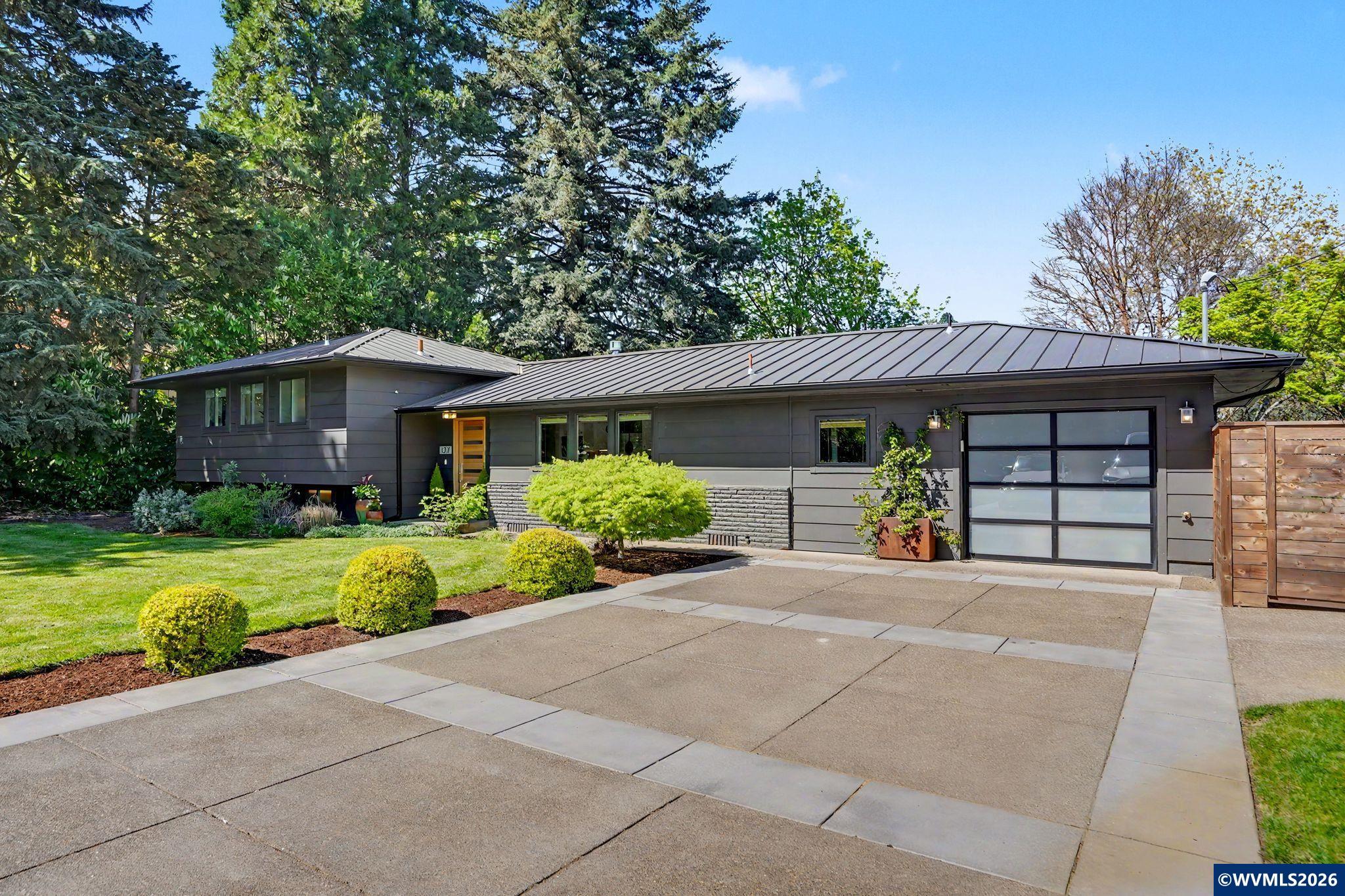 1017 Northwest Jones Avenue Albany, OR 97321 - Photo 5 of 50