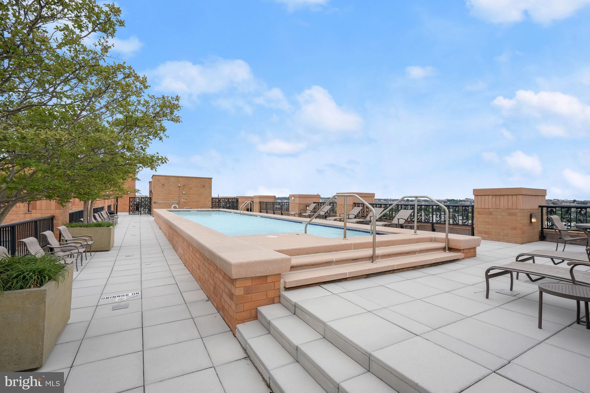 910 M Street Northwest, Unit 304 Washington, DC 20001 - Photo 17 of 24 Rooftop Pool