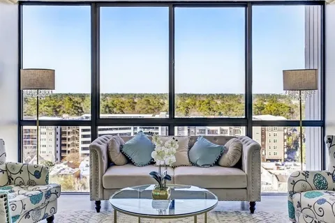 $399,000 | 5001 Woodway Drive, Unit 1405, Houston, TX 77056