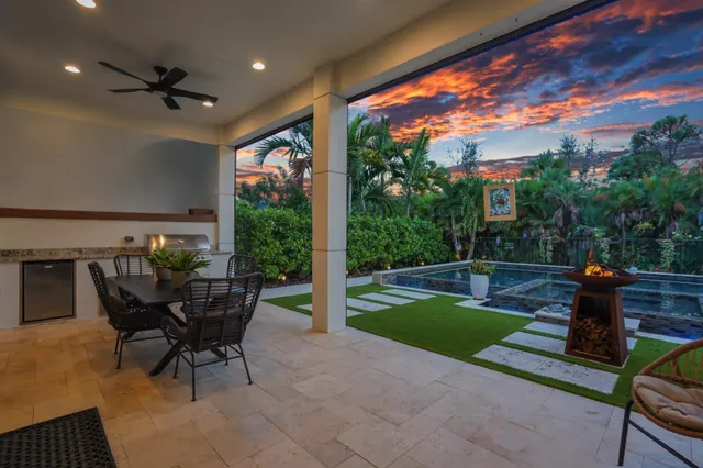 a view of a outdoor space