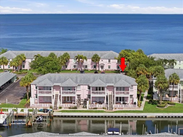 $199,900 | 4843 Coquina Key Drive Southeast, Unit A, St. Petersburg, FL 33705