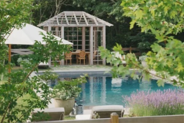 3 Wauwinet Road Nantucket, MA 02554 - Photo 13 of 32 a front view of a house with a yard