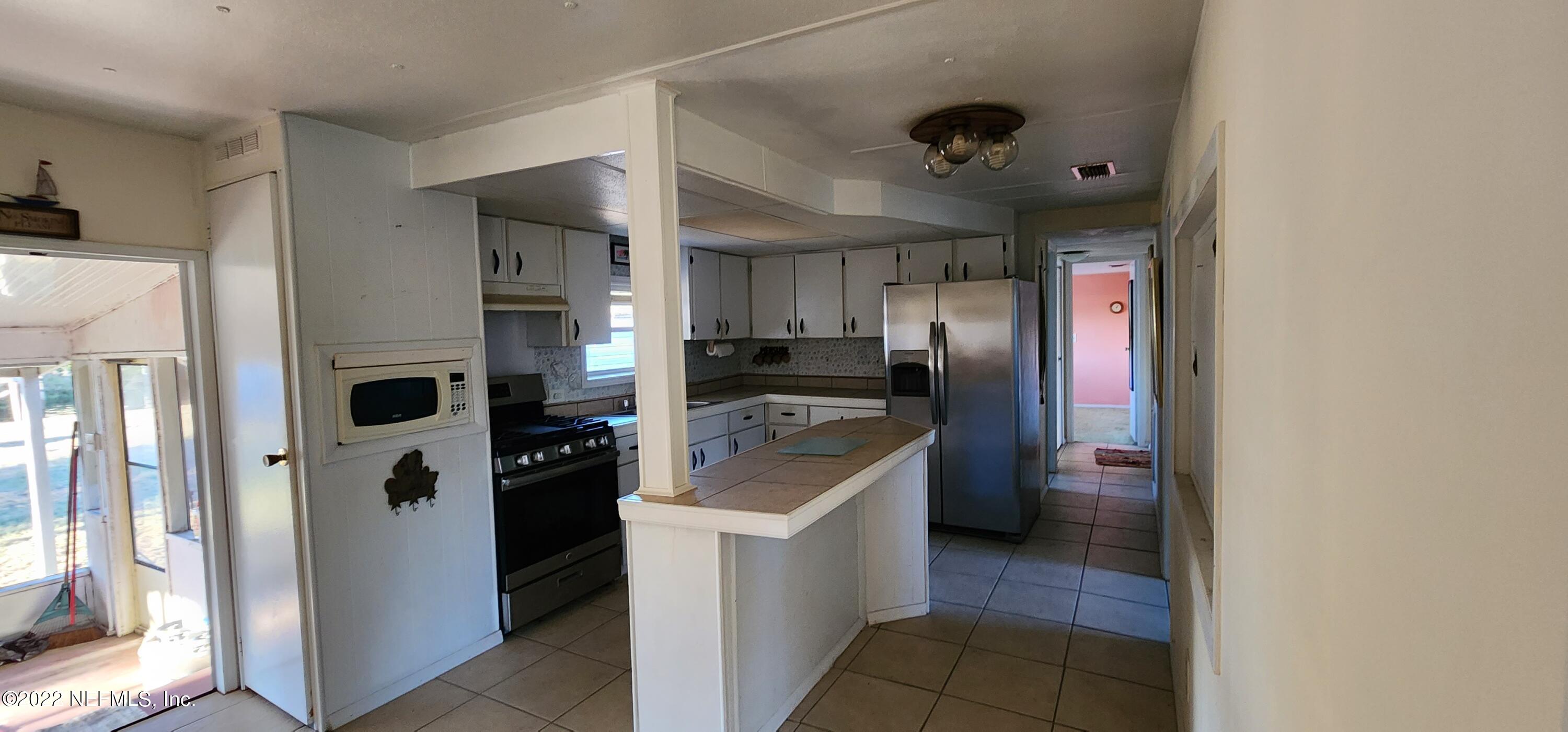 136 Creekside Road Satsuma, FL 32189 - Photo 22 of 32 20221228_163453