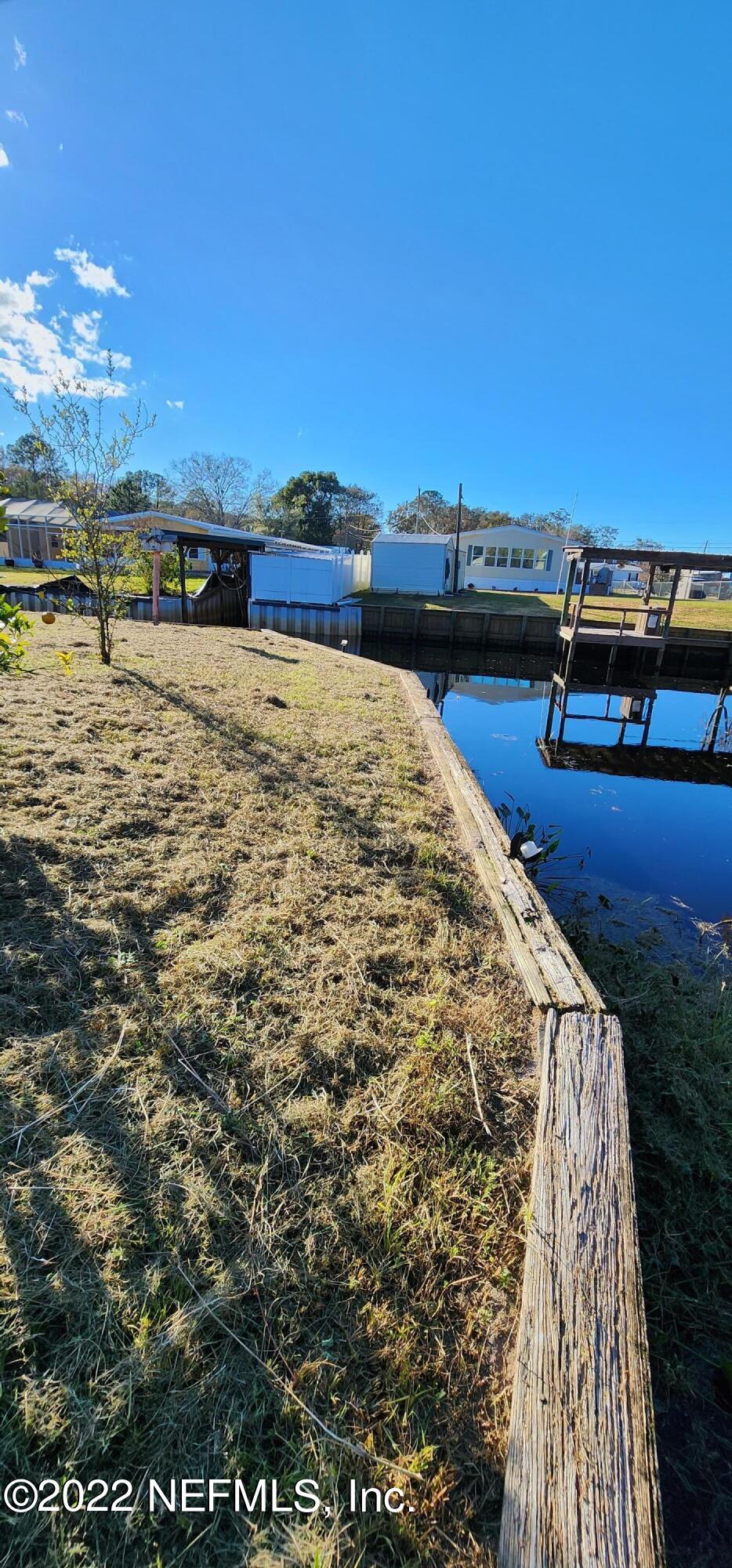 136 Creekside Road Satsuma, FL 32189 - Photo 8 of 32 20221228_153555