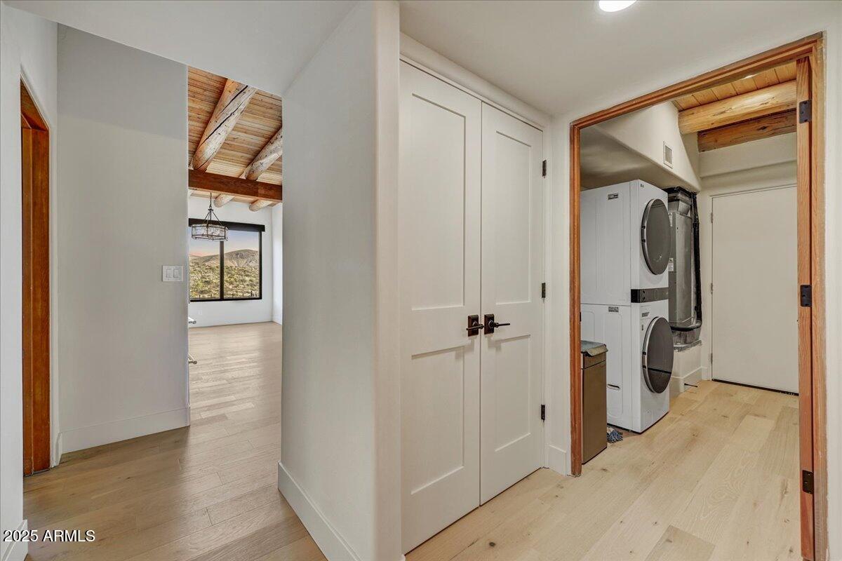 11702 East Blue Wash Road Scottsdale, AZ 85262 - Photo 25 of 50 a bathroom with a shower and a mirror