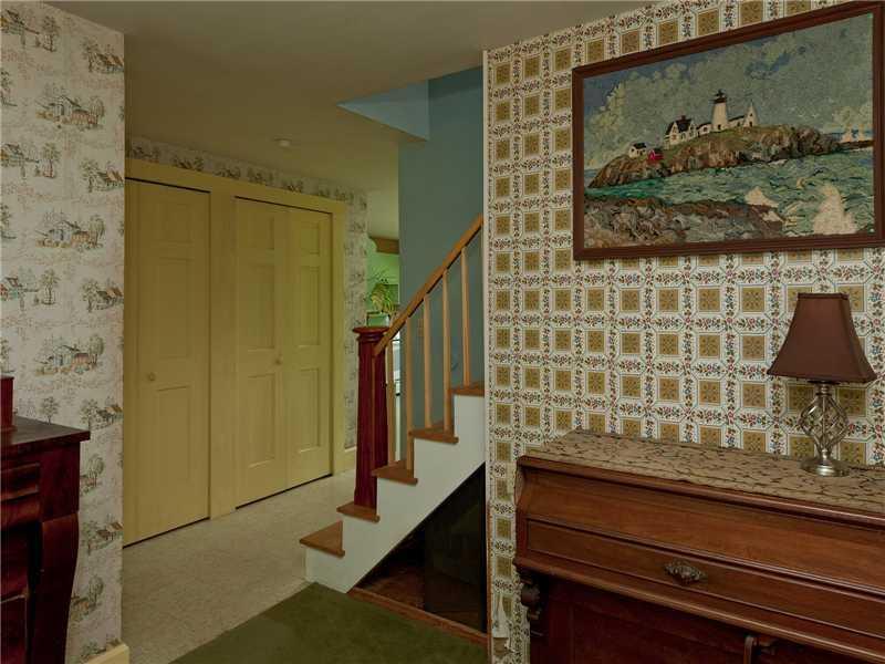 20 Seapoint Road Kittery, ME 03905 - Photo 13 of 19 Other. A large foyer and entryway...