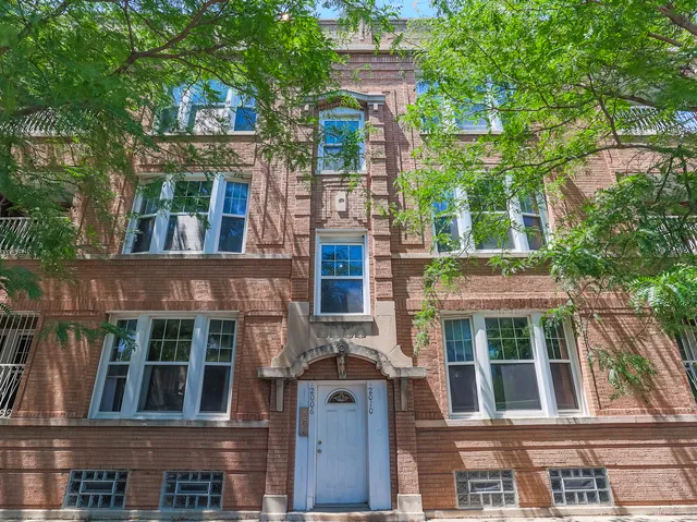 $2,400 | 2010 North Spaulding Avenue, Unit 2, Chicago, IL 60647