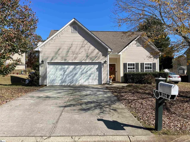 $394,000 | 214 Rachel Evans Drive, Boiling Springs, SC 29316
