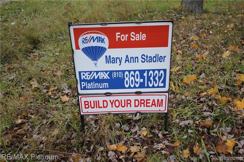 1270 West Reid Road Flint, MI 48507 - Photo 4 of 13