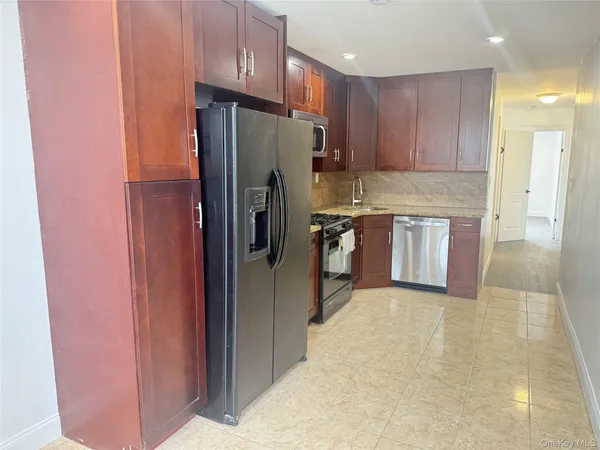 $3,300 | 84-22 Little Neck Parkway | Bellerose Manor