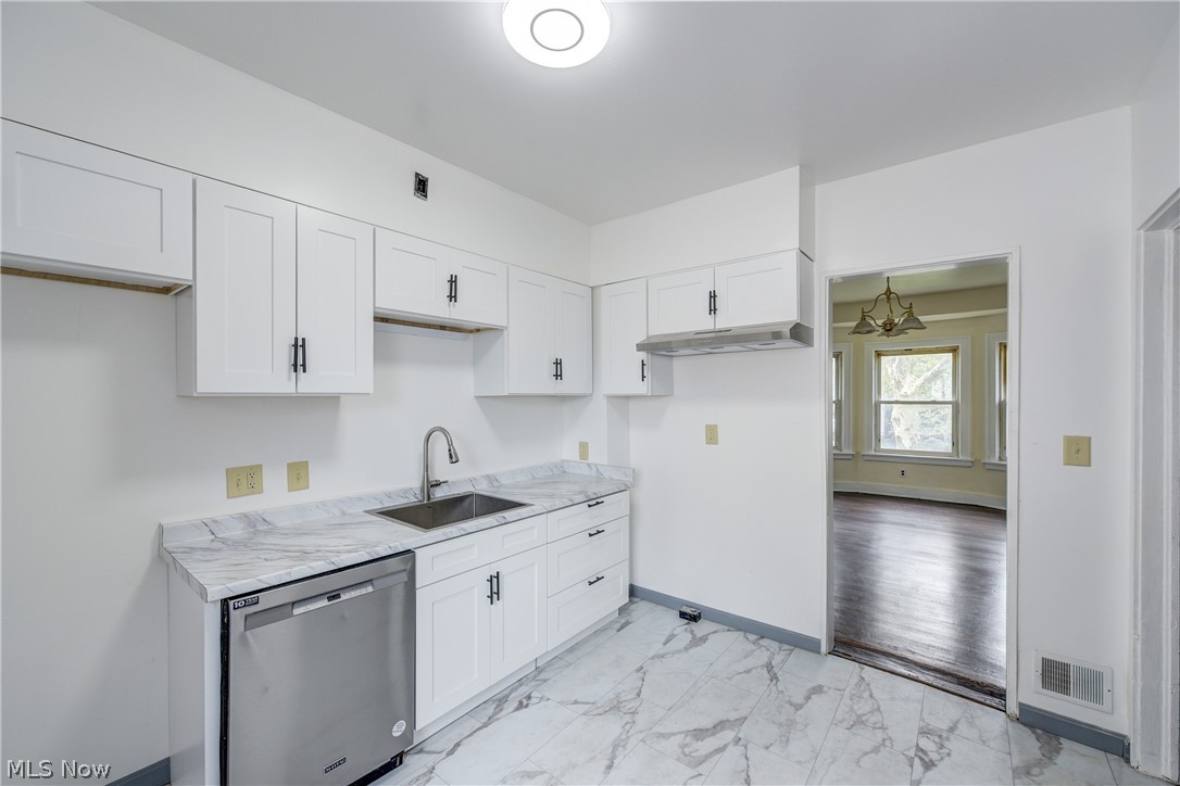 1671 Lee Road Cleveland Heights, OH 44118 - Photo 7 of 49