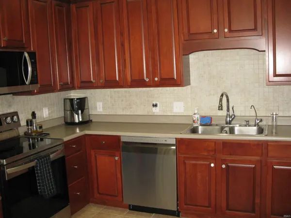 $315,000 | 528 Dylan Drive, Avon, IN 46123